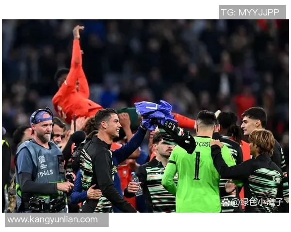 精彩回顾葡萄牙与西班牙上半场对决重播分析与亮点解读 精彩回顾葡萄牙与西班牙上半场对决重播分析与亮点解读